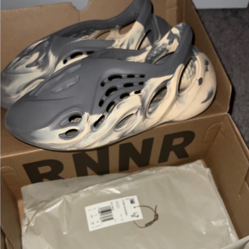 Yezzy Foam Runners